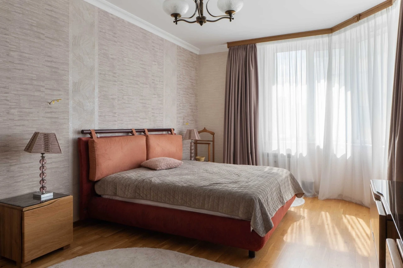 БЕЗ% Бажана 16, 4-кім, меблі, техніка, 15 поверх, готові до