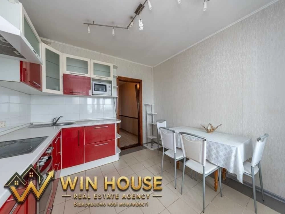Продаж 2-кімнатної квартири на Троєщині, вул. Милославська 3