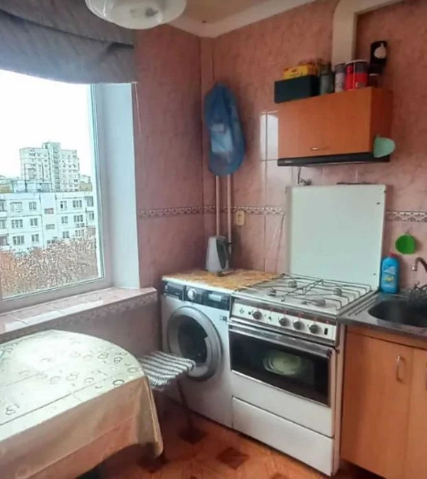 D1H Продам 3-кімнатну квартиру вул. Академіка Павлова