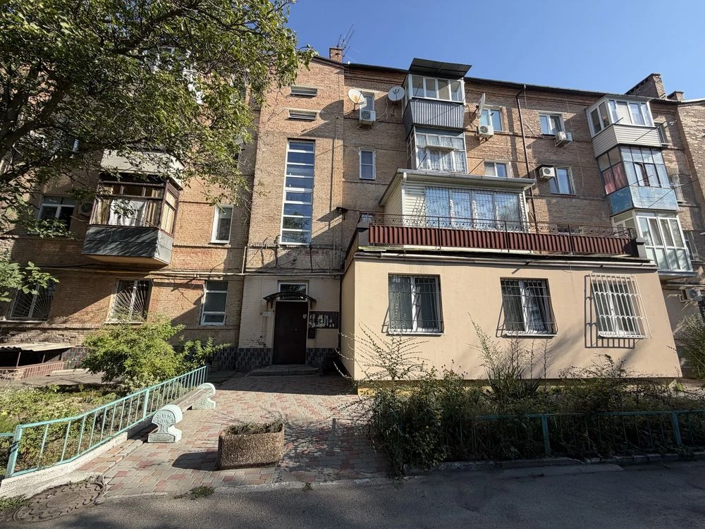 Продам 2к квартиру на левом берегу, ул. Юридическая