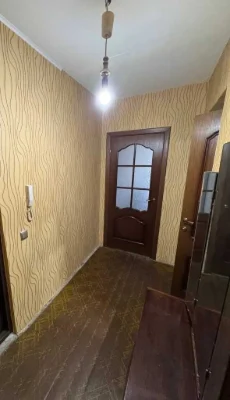 Продам двокімнатну квартиру 48 м² на вул. Олеся Гончара, 15/