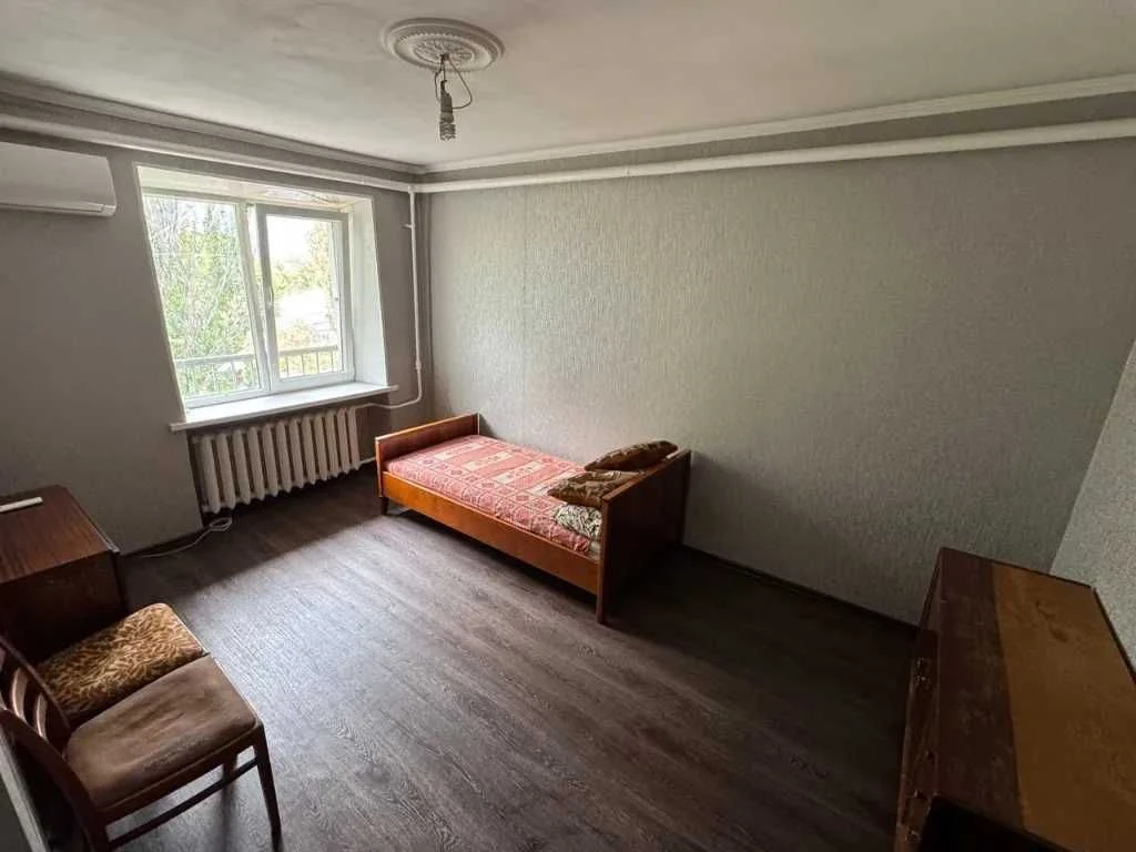 Продам двокімнатну квартиру 48 м² на вул. Олеся Гончара, 15/
