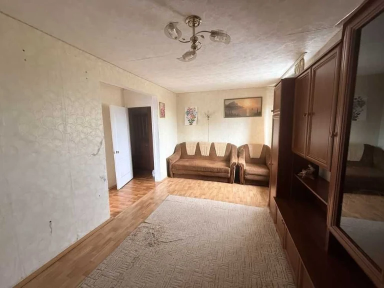 Продам однокімнатну квартиру 30 м² на вул. Батумській
