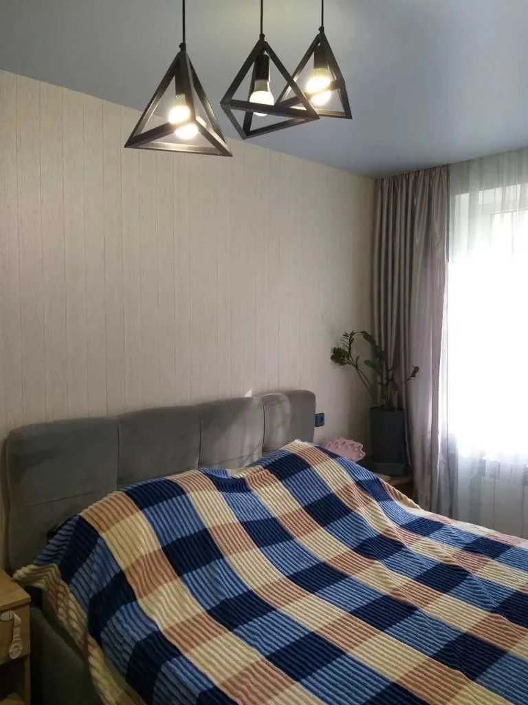 Продам 3-К Ж/М «Червоний камінь», вул. Коробова