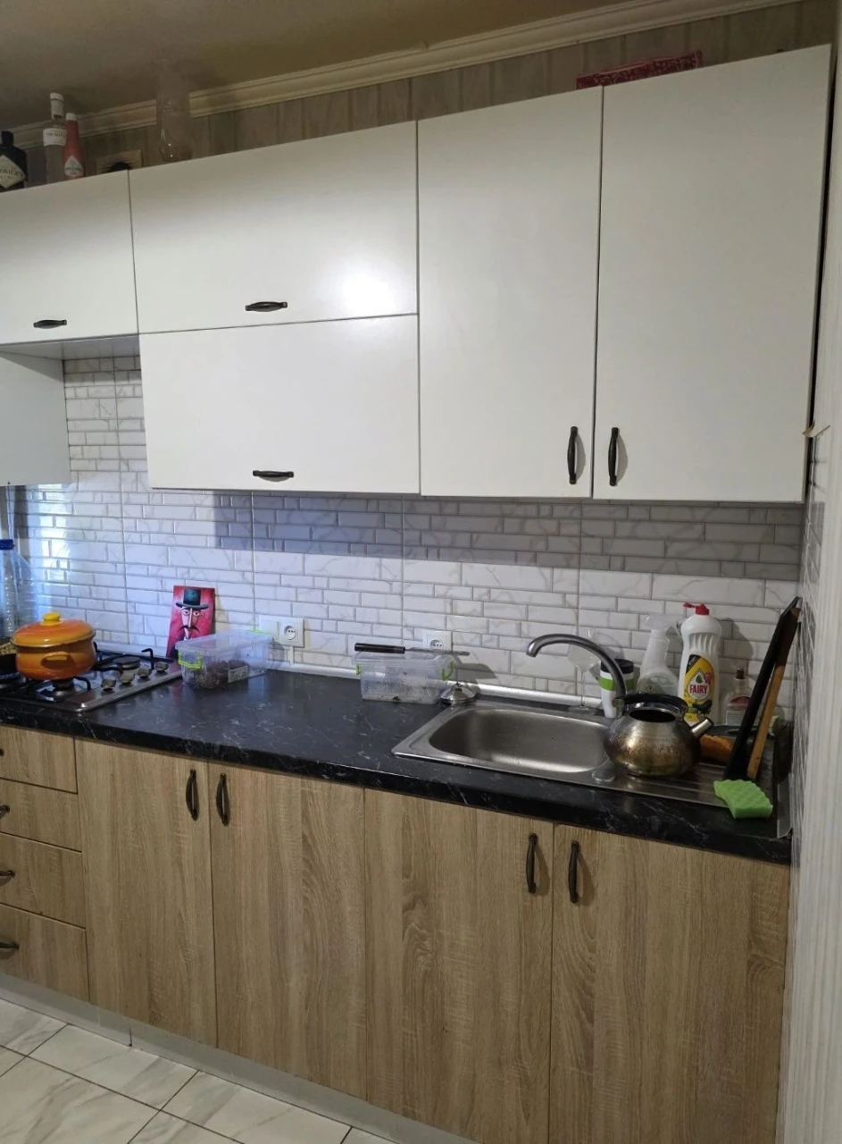 Продам 2х ком.в кирпичном доме на Савкина Красный Камень