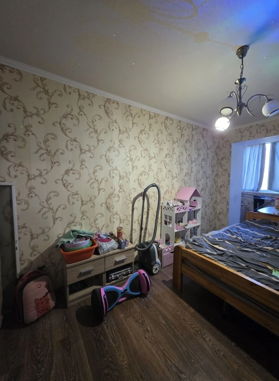 Продам 2х ком.в кирпичном доме на Савкина Красный Камень