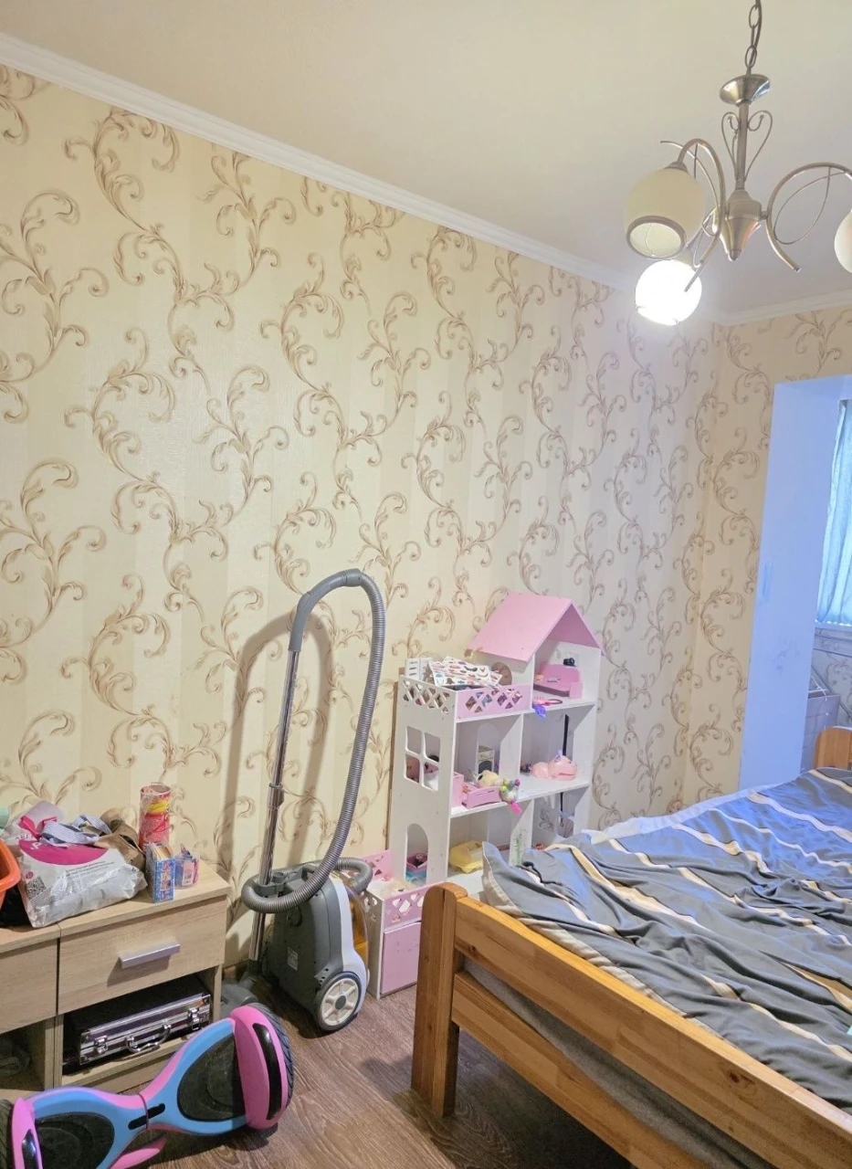 Продам 2х ком.в кирпичном доме на Савкина Красный Камень