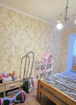 Продам 2х ком.в кирпичном доме на Савкина Красный Камень