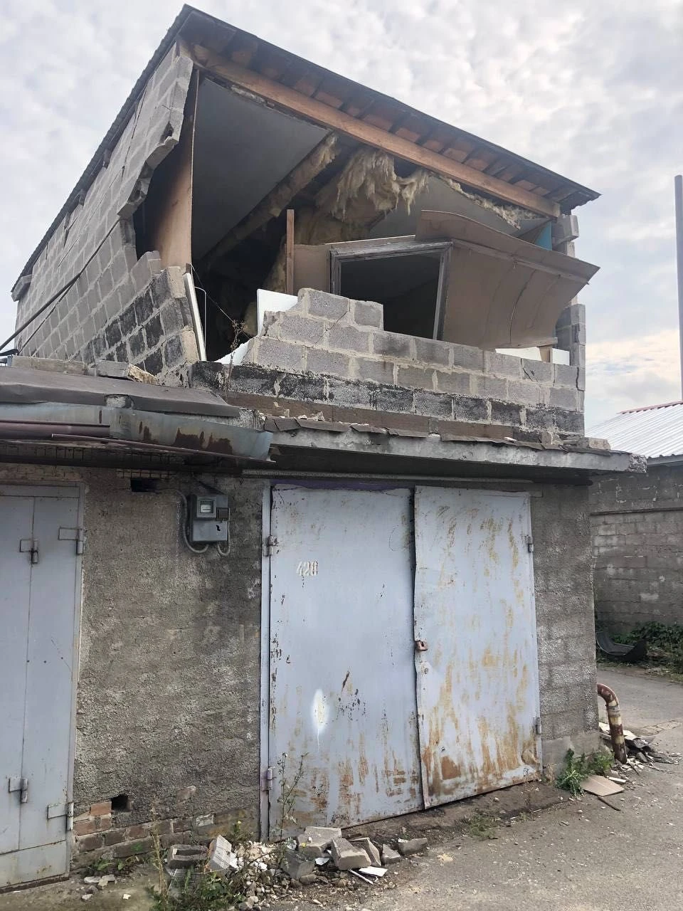 Продам гараж в районі Жулян
