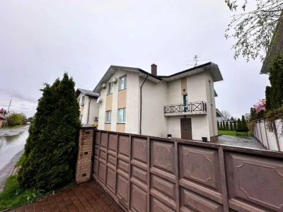 Будинок. Київ, Колекторна вул.