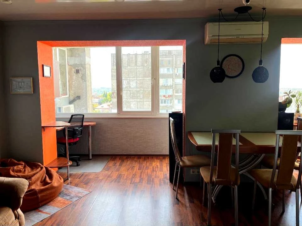 Apartment. Dnipro, Brativ Gorobtsiv St. (Dmytra Kedrina)