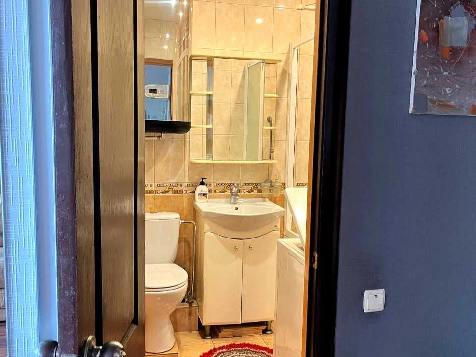 Apartment. Dnipro, Brativ Gorobtsiv St. (Dmytra Kedrina)
