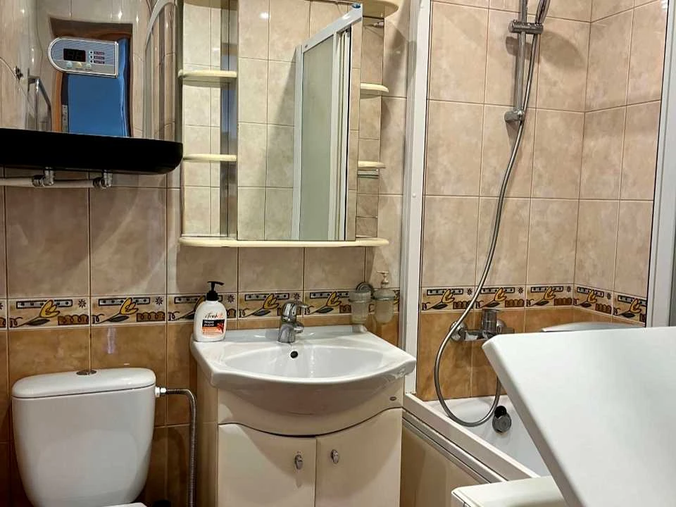 Apartment. Dnipro, Brativ Gorobtsiv St. (Dmytra Kedrina)