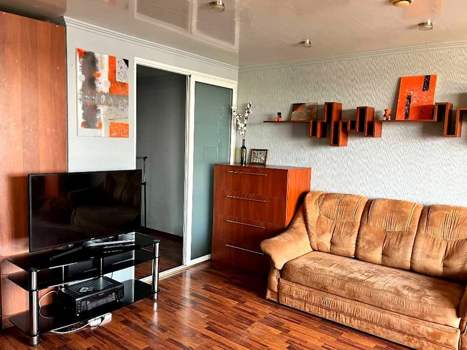Apartment. Dnipro, Brativ Gorobtsiv St. (Dmytra Kedrina)