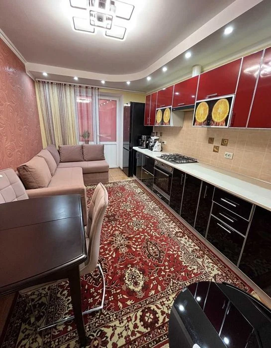 Продаж 1к квартири на Ближньому Замості