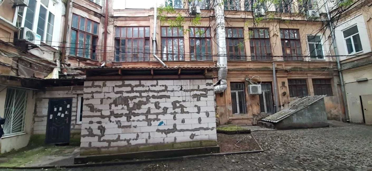 (tir-09) Отдельное строение в центре (Нечипоренко/Троицкая)
