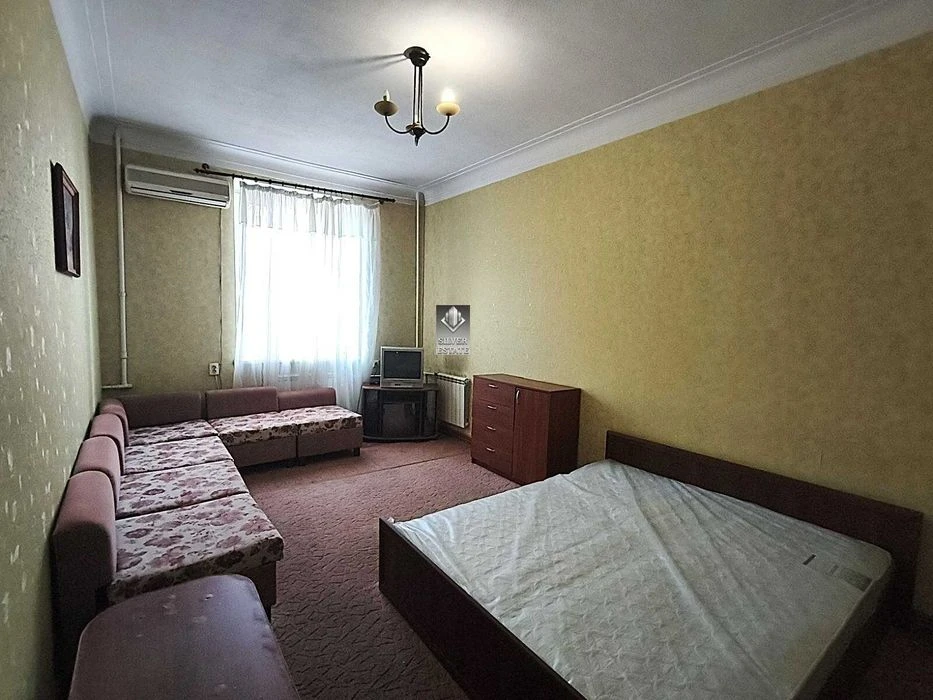 Продажа просторной 1-комнатной квартиры, бульвар Парковый, Дни