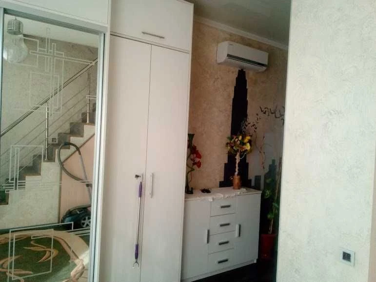 Продам 2-комнатную 2-этажную квартиру