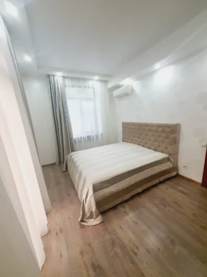 Продаж 2 кім студії вул.Миру