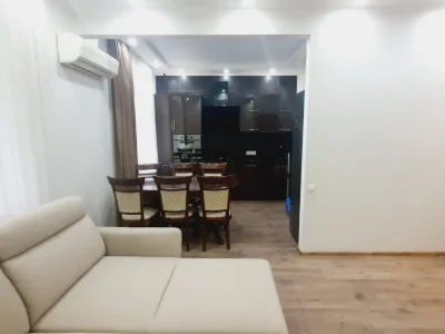 Продаж 2 кім студії вул.Миру