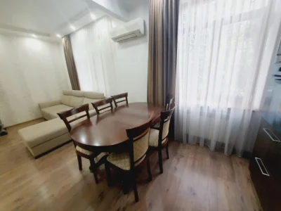 Продаж 2 кім студії вул.Миру