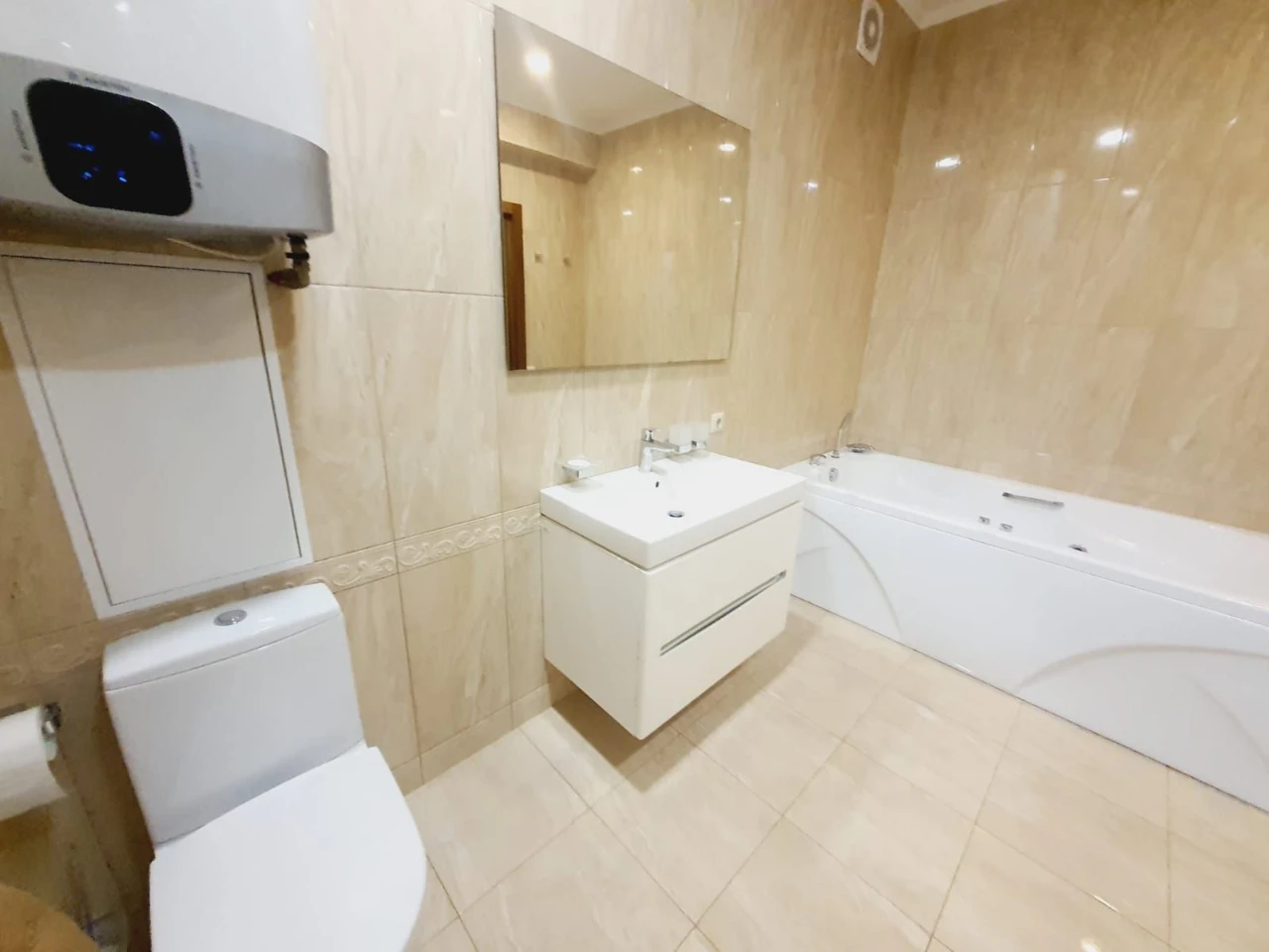 Продаж 2 кім студії вул.Миру