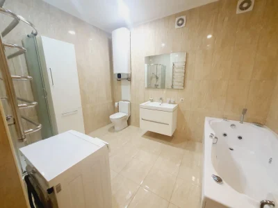 Продаж 2 кім студії вул.Миру
