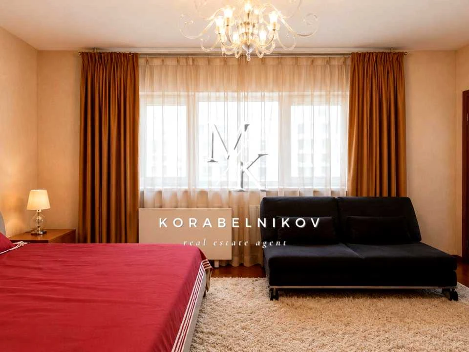 Квартира. Київ, Предславинська вул.