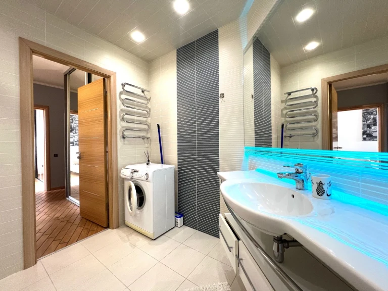 Велика Китаївська 10а, підземний паркінг, 1-кв 51м ремонт, М