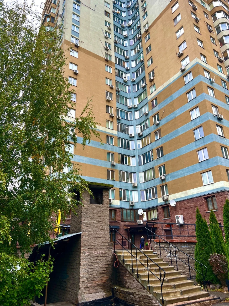 Велика Китаївська 10а, підземний паркінг, 1-кв 51м ремонт, М