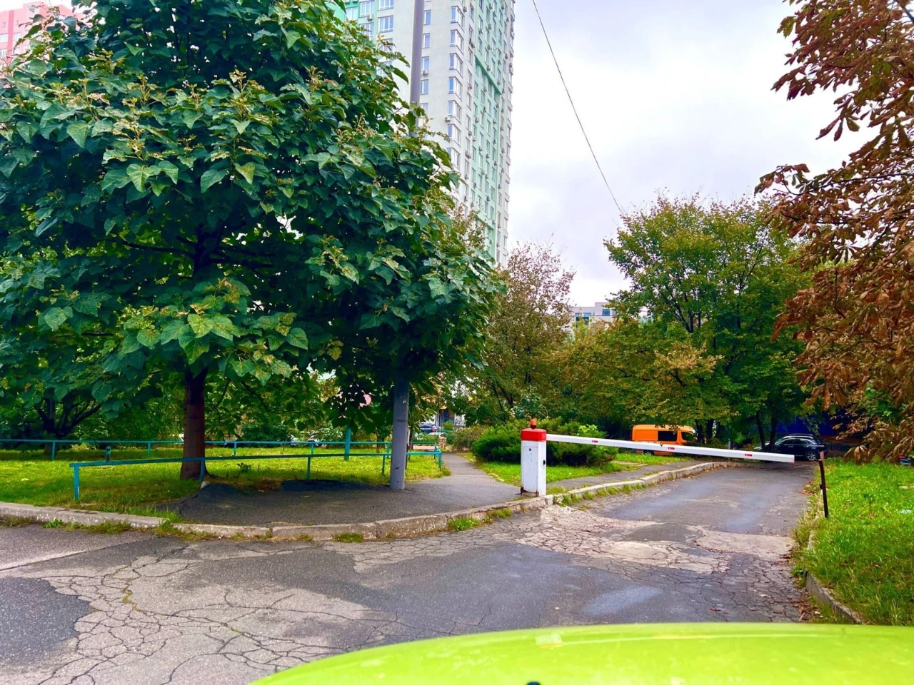 Велика Китаївська 10а, підземний паркінг, 1-кв 51м ремонт, М
