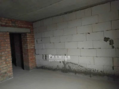 Продаеться  2-кімнатна квартира в новому зданому цегляному б