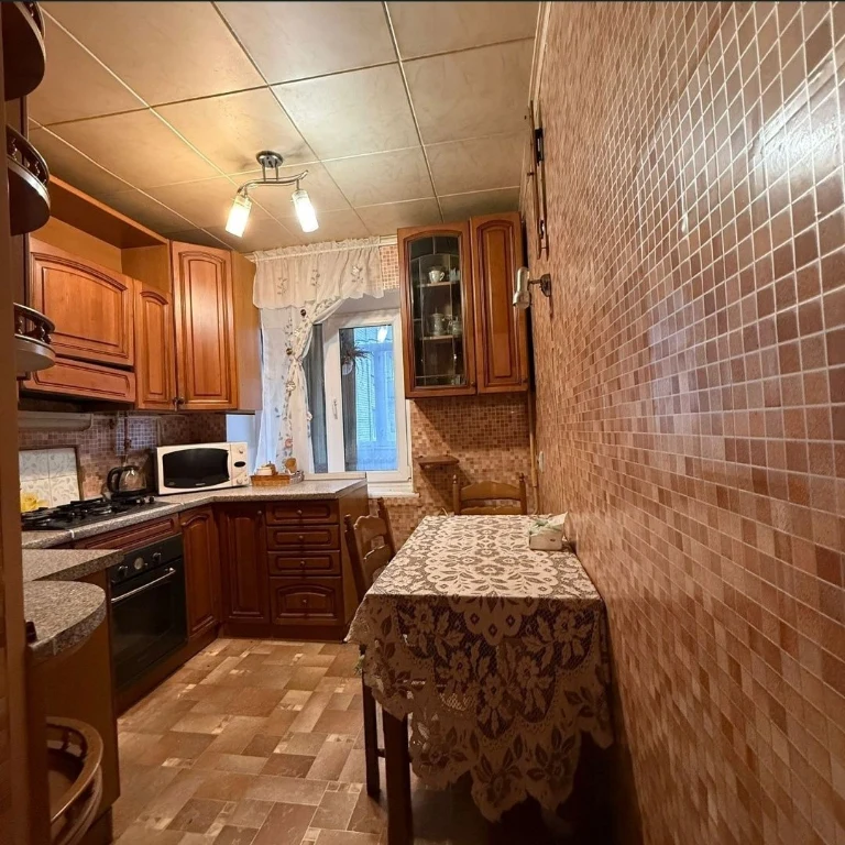Продам 1к квартиру в центре ( с арендаторами)