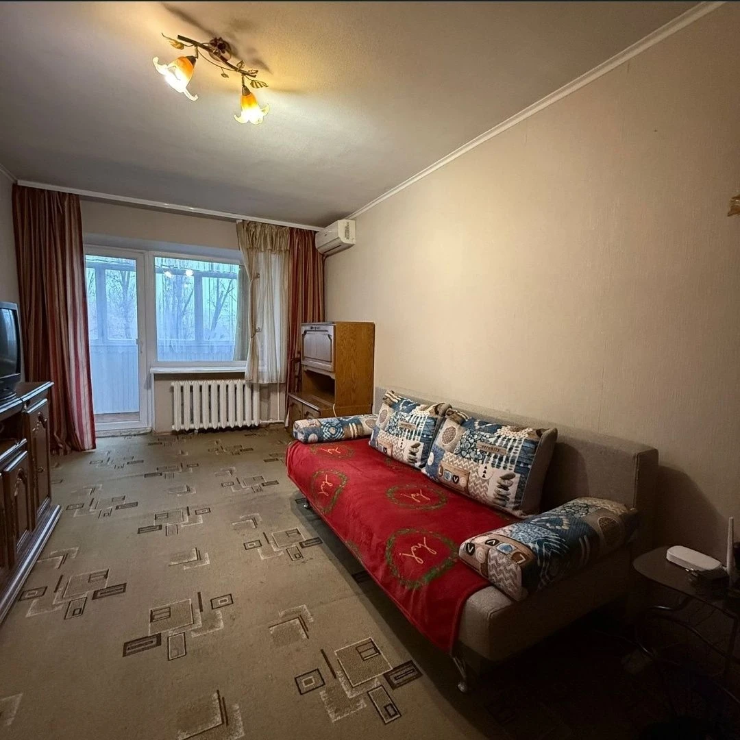 Продам 1к квартиру в центре ( с арендаторами)