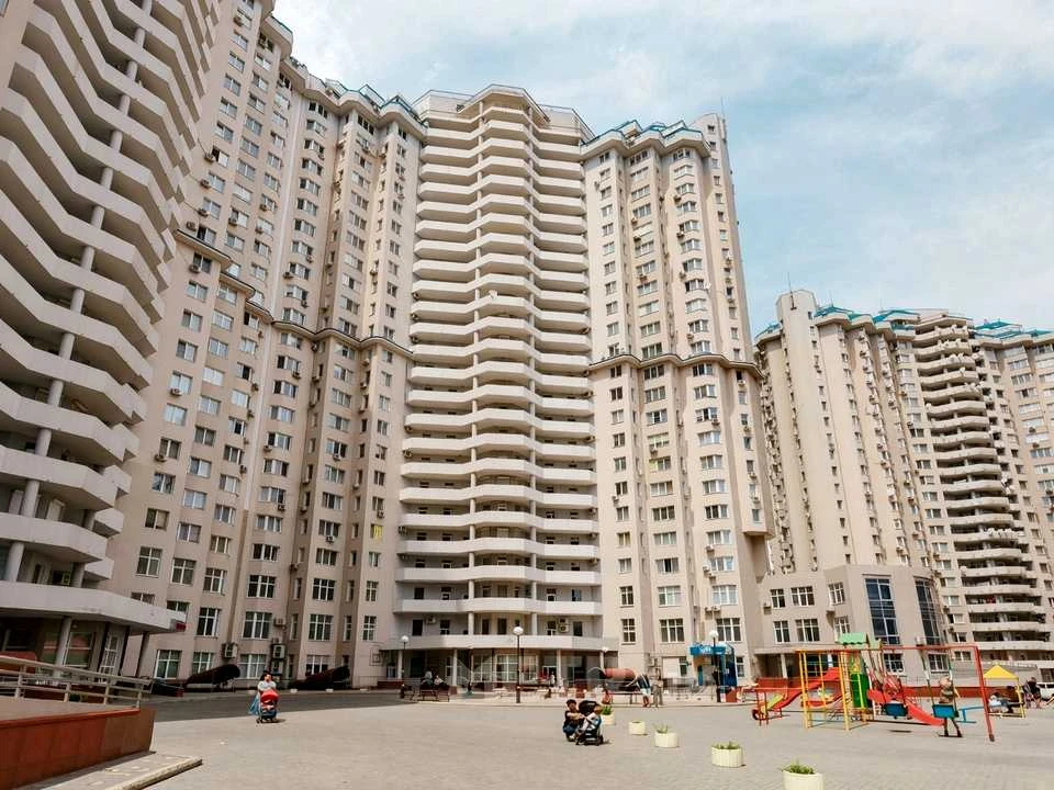 Квартира. Одеса, Середньофонтанська вул.