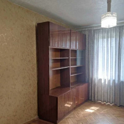 Продам недорого затишну 2-кімнатну квартиру в районі Аерокос