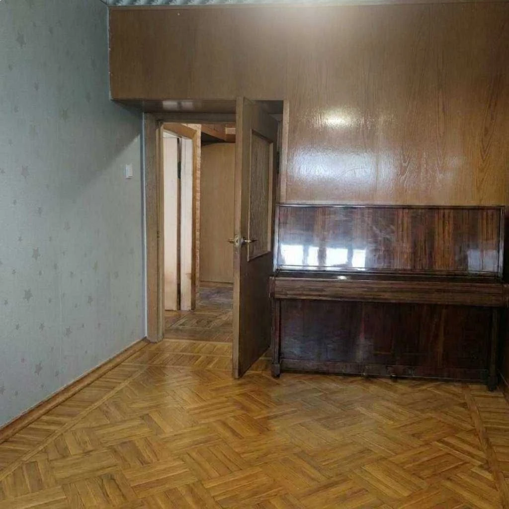 Продам недорого затишну 2-кімнатну квартиру в районі Аерокос