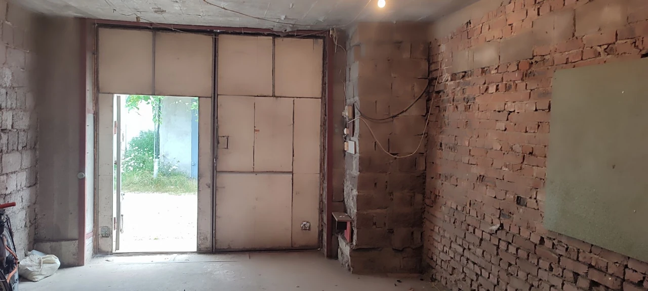 Продам гараж Максимовича біля онколікарні кооператив номер 1