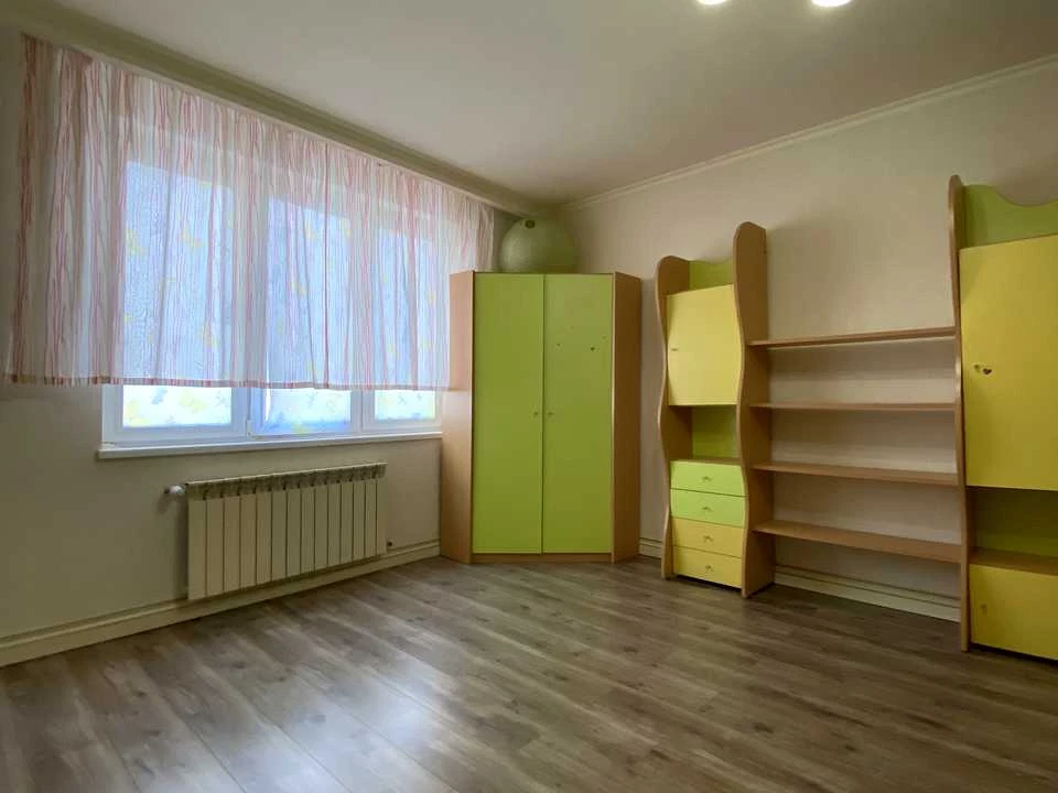 Квартира. Київ, Дніпровська набережна вул.