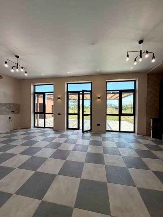 Stylish one-story house of 98 m² on 10 acres, just 1 km to