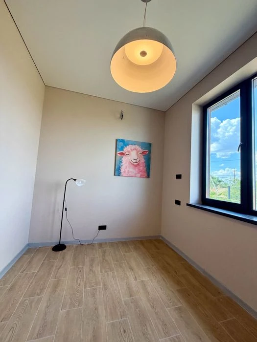 Stylish one-story house of 98 m² on 10 acres, just 1 km to