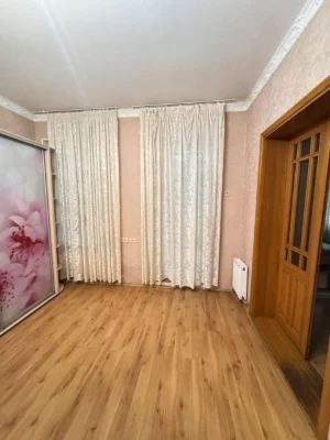 Продаж 4-кімнатної квартири в центрі Одеси, пров. Щепний / У