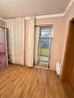Продаж 4-кімнатної квартири в центрі Одеси, пров. Щепний / У
