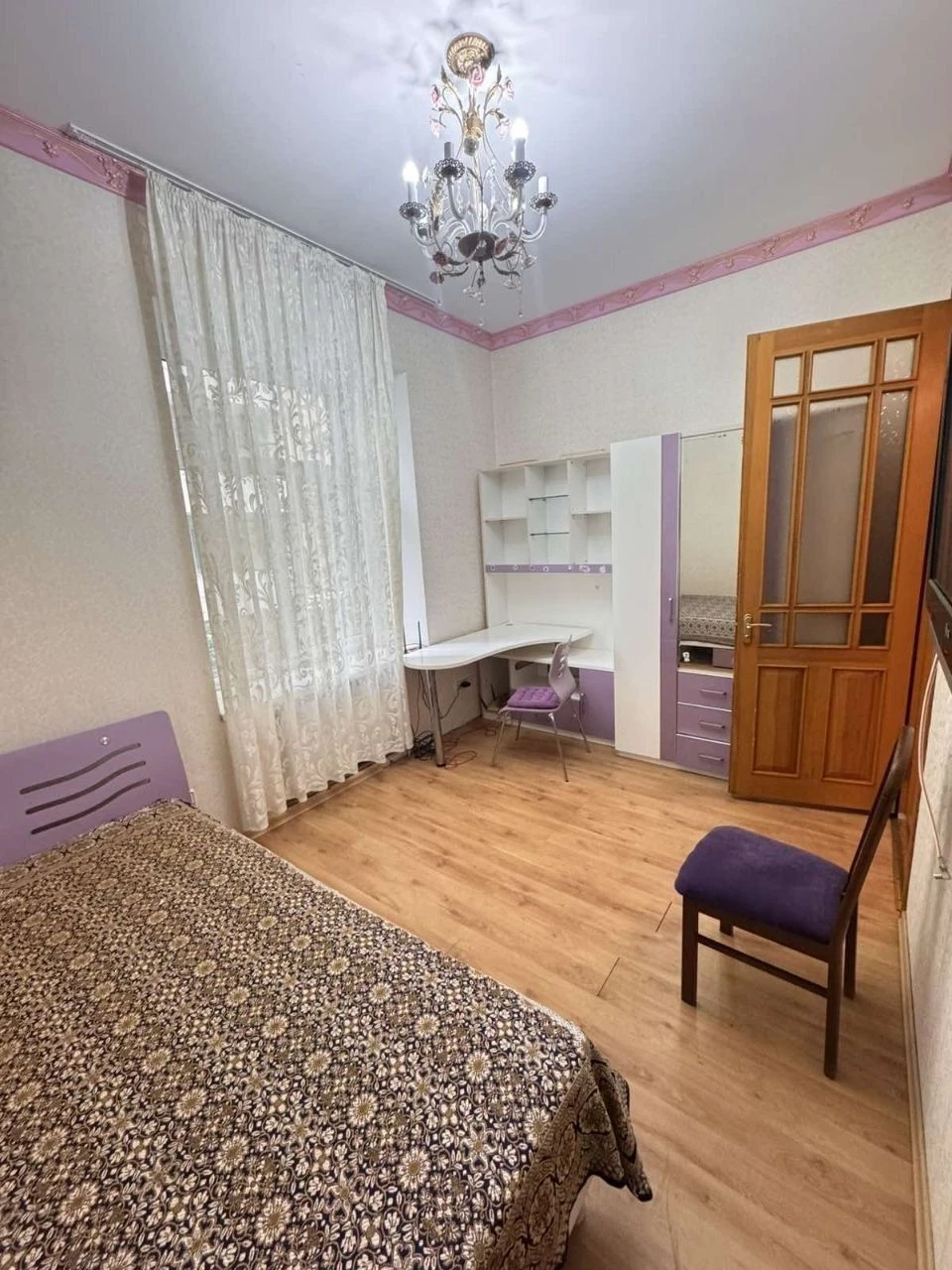 Продаж 4-кімнатної квартири в центрі Одеси, пров. Щепний / У
