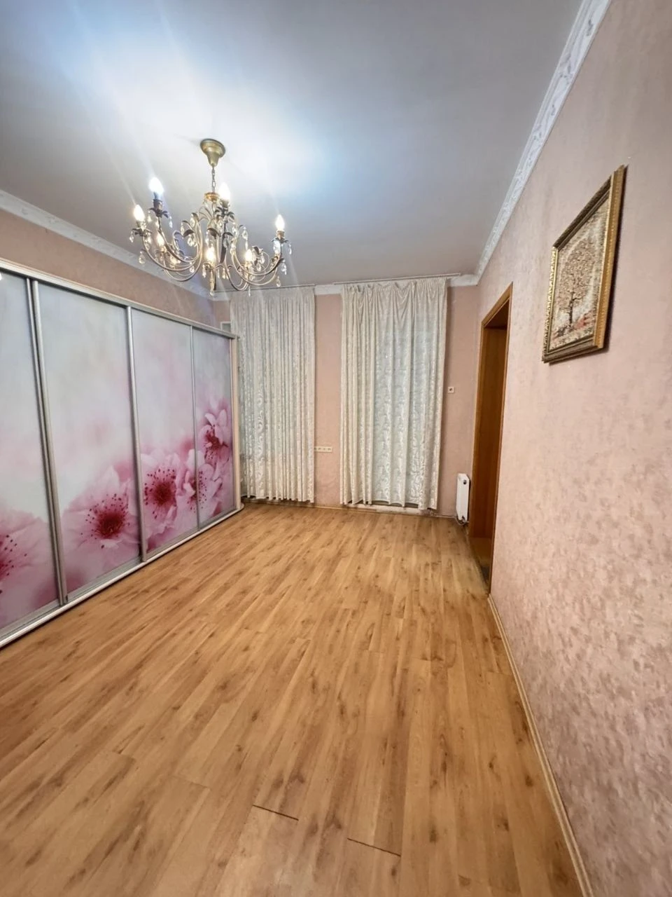 Продаж 4-кімнатної квартири в центрі Одеси, пров. Щепний / У