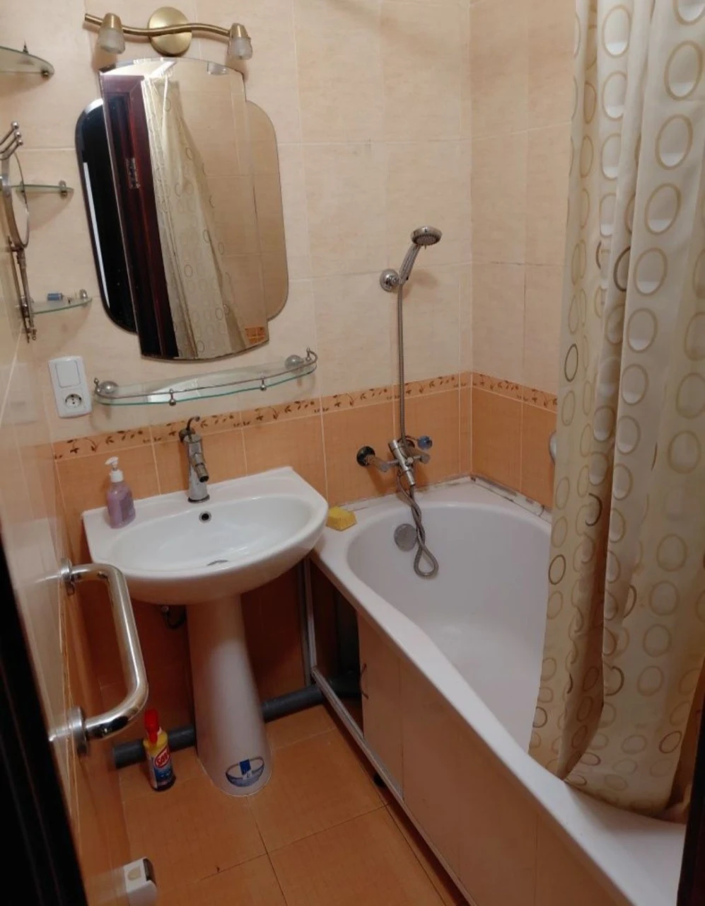 Продаж 2к квартири пл.Перемоги