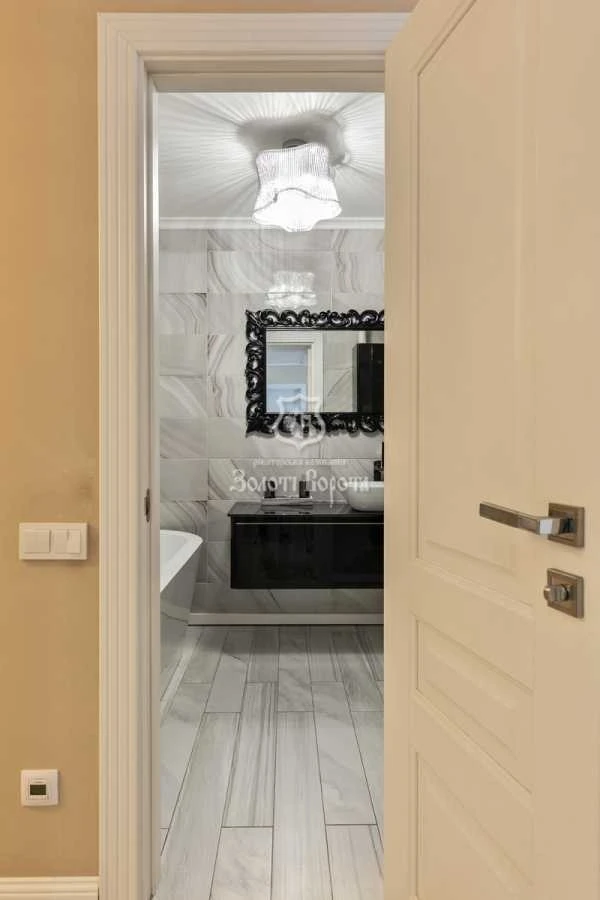 Продаж 2-кімнатної квартири 78.4 м², Здолбунівська вул., 13