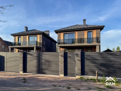 Будинок 220 м², з укриттям, під чистове оздоблення, біля мет