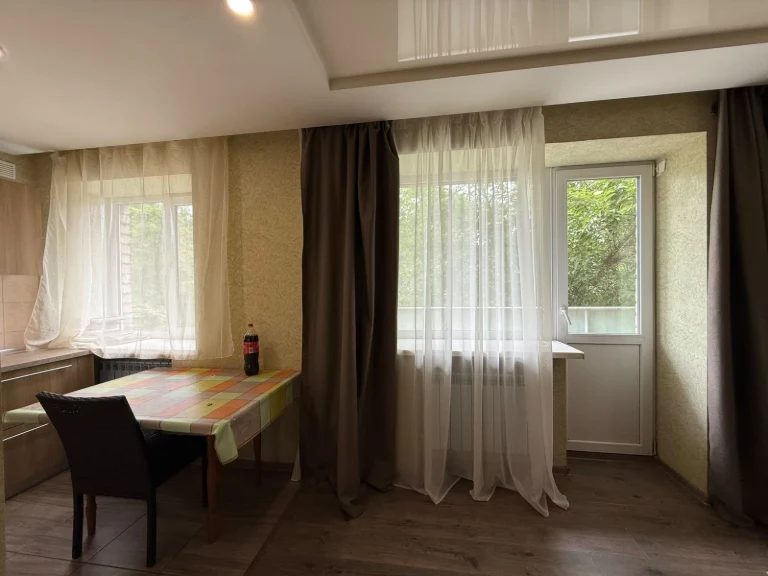 Продам 1к квартиру в Приднепроыске. 2й этаж