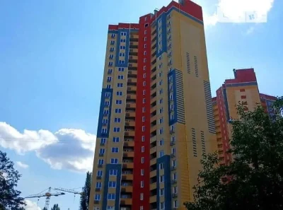 Продаж 1к квартири 36.4 кв. м на просп. Академіка Глушкова 6